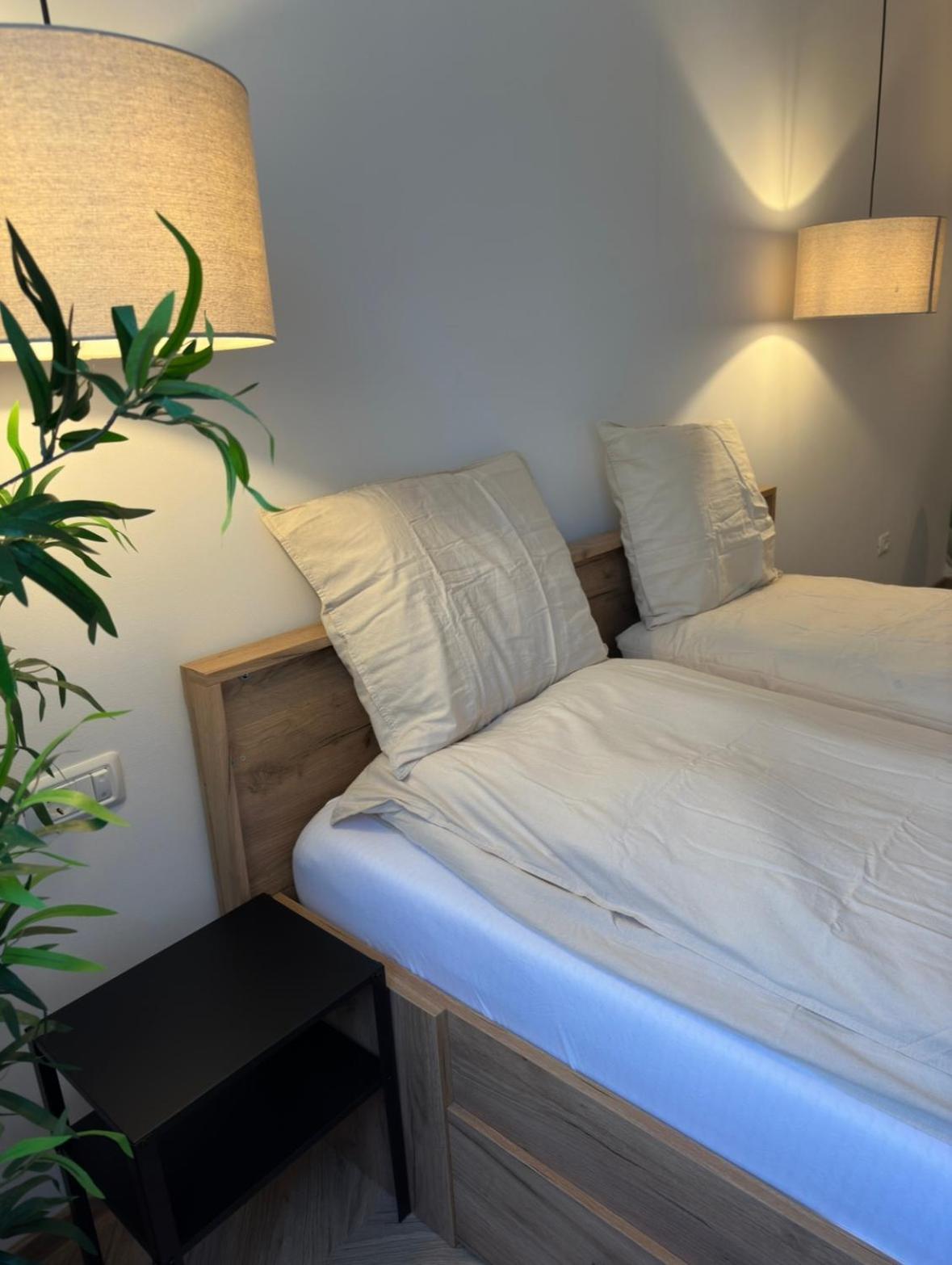 One Room Apartment- Self Check-In 24H Решица Экстерьер фото